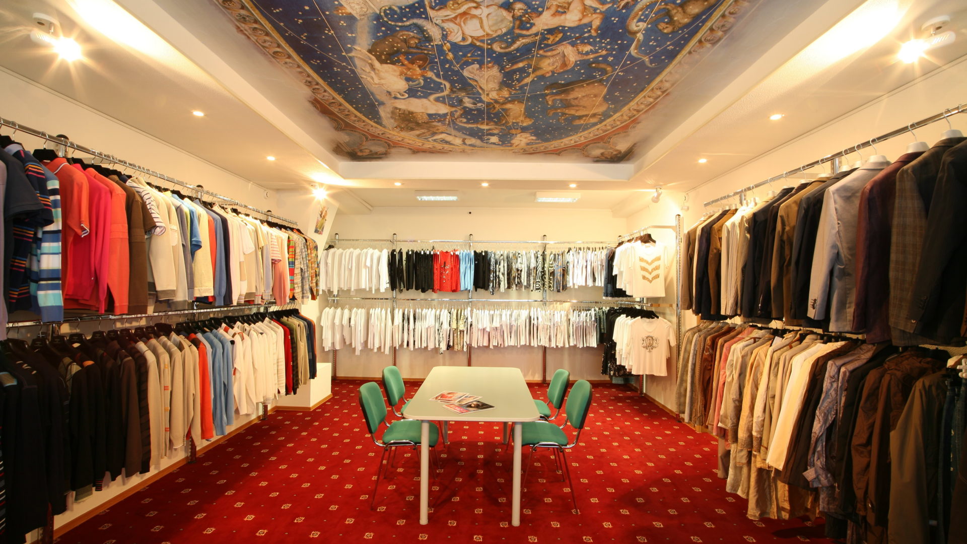 showroom e distribuzione moda cedesi